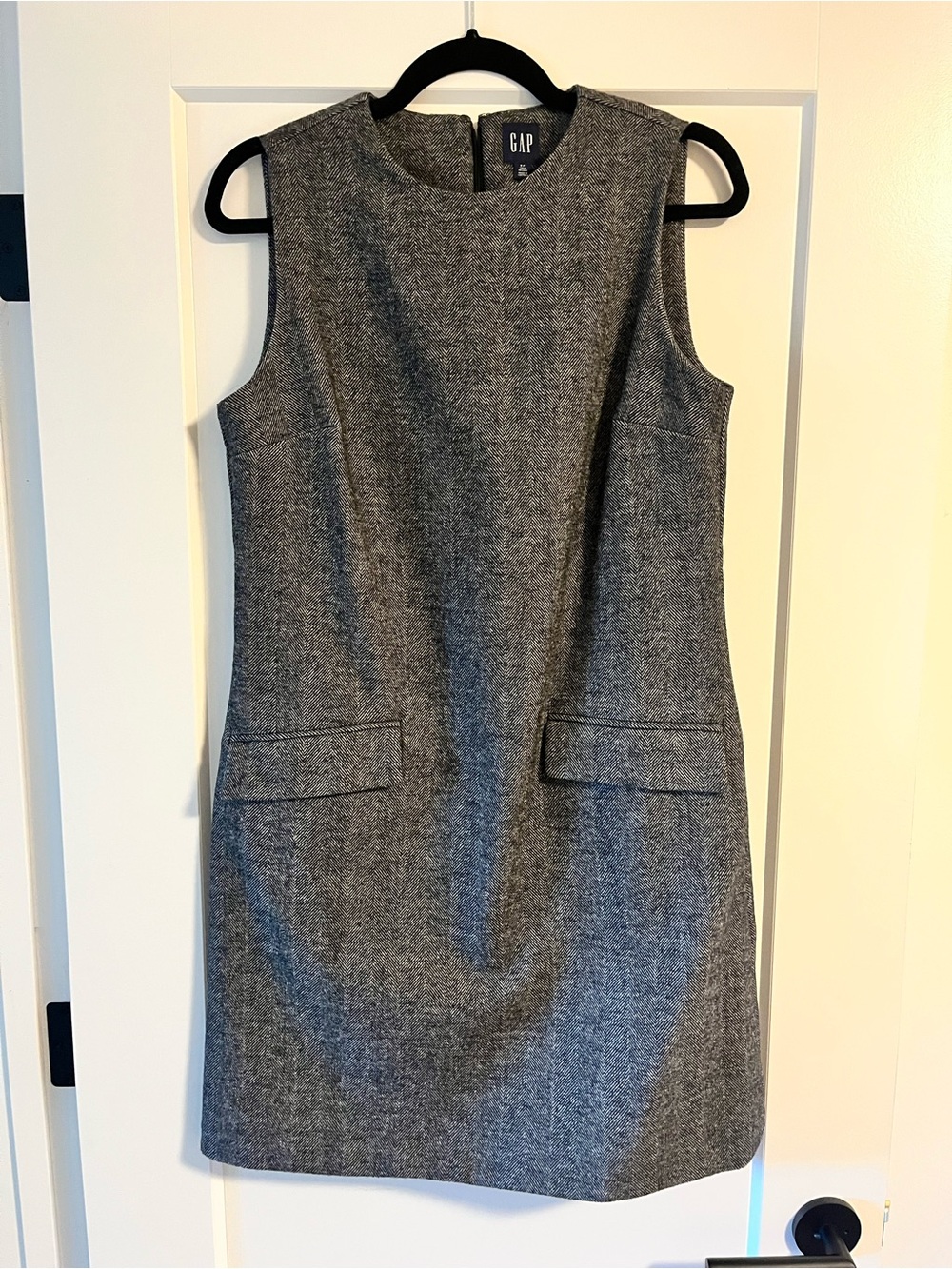 GAP Gray Sleeveless Mini Sheath Dress